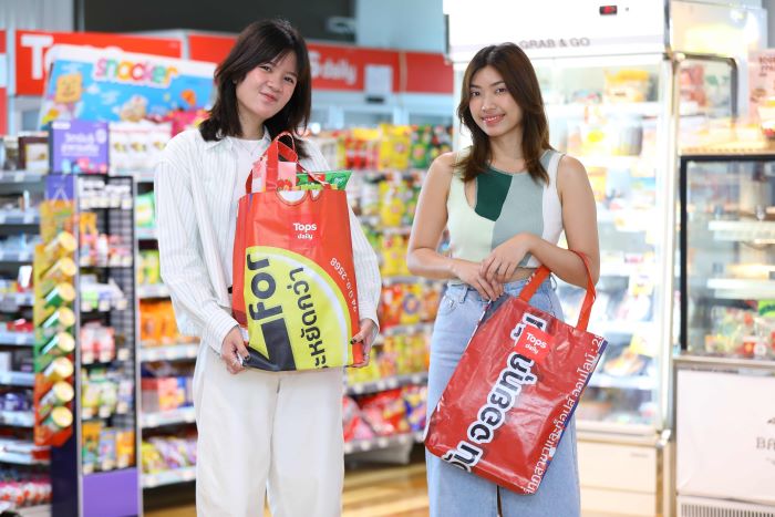 ท็อปส์ ในเครือเซ็นทรัล รีเทล ส่งแคมเปญ “Pretty Ugly Bag” กระเป๋าไม่สวยแต่ช่วยโลกได้อัปไซเคิลป้ายไวนิลเก่าสู่กระเป๋าช้อปปิ้งที่ดีต่อใจ-ดีต่อโลก พร้อมสิทธิ์เปลี่ยนใบใหม่ฟรีตลอดชีวิต
